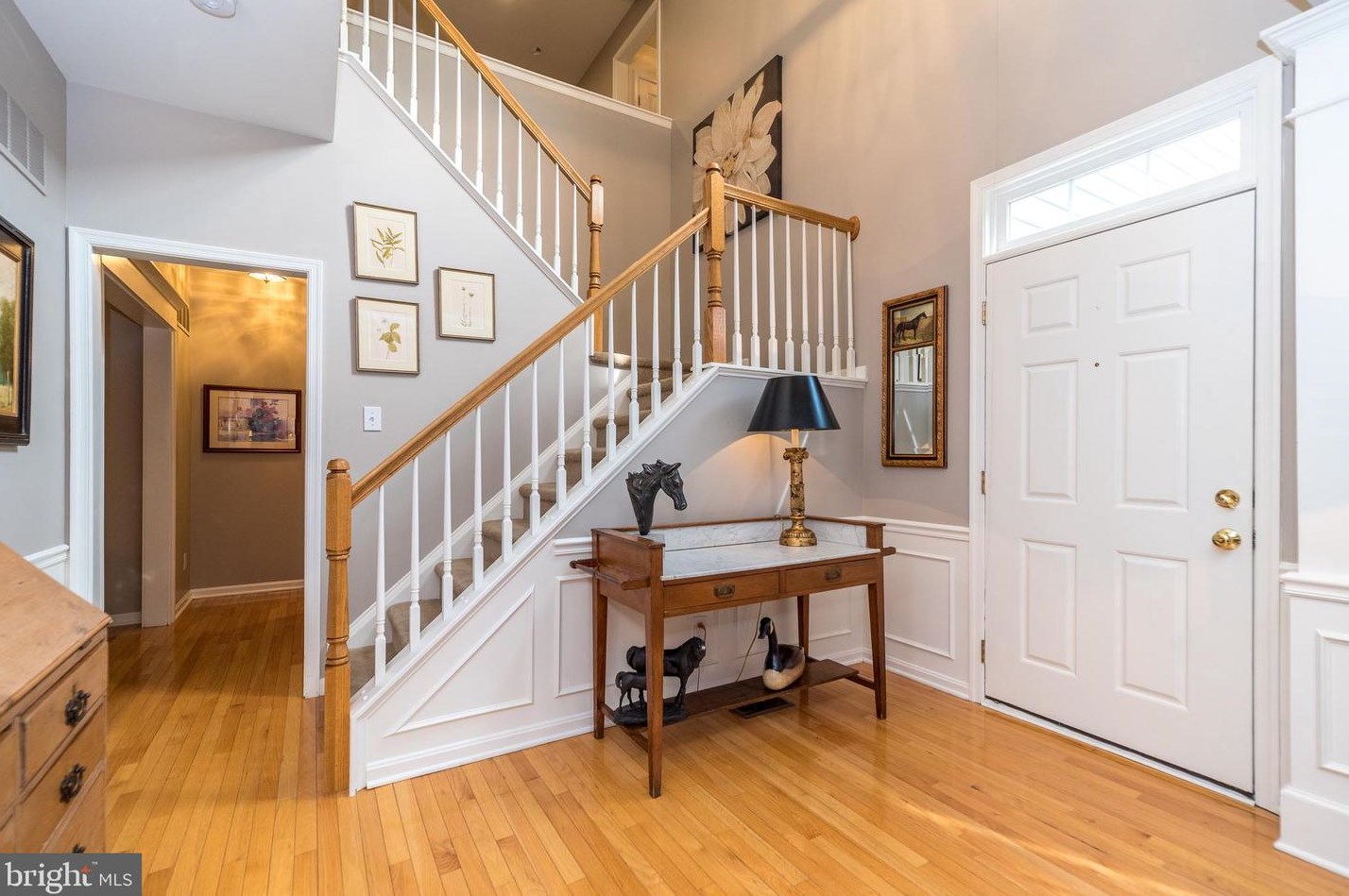 8 Charter Oak Ct, Gardenville, PA