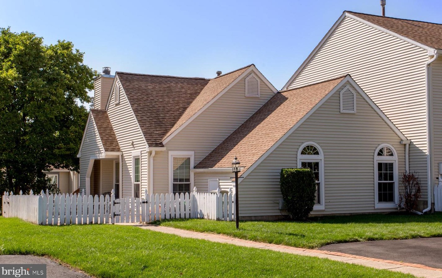 1708 Fredendall Cir, Southampton, PA 18966-4052