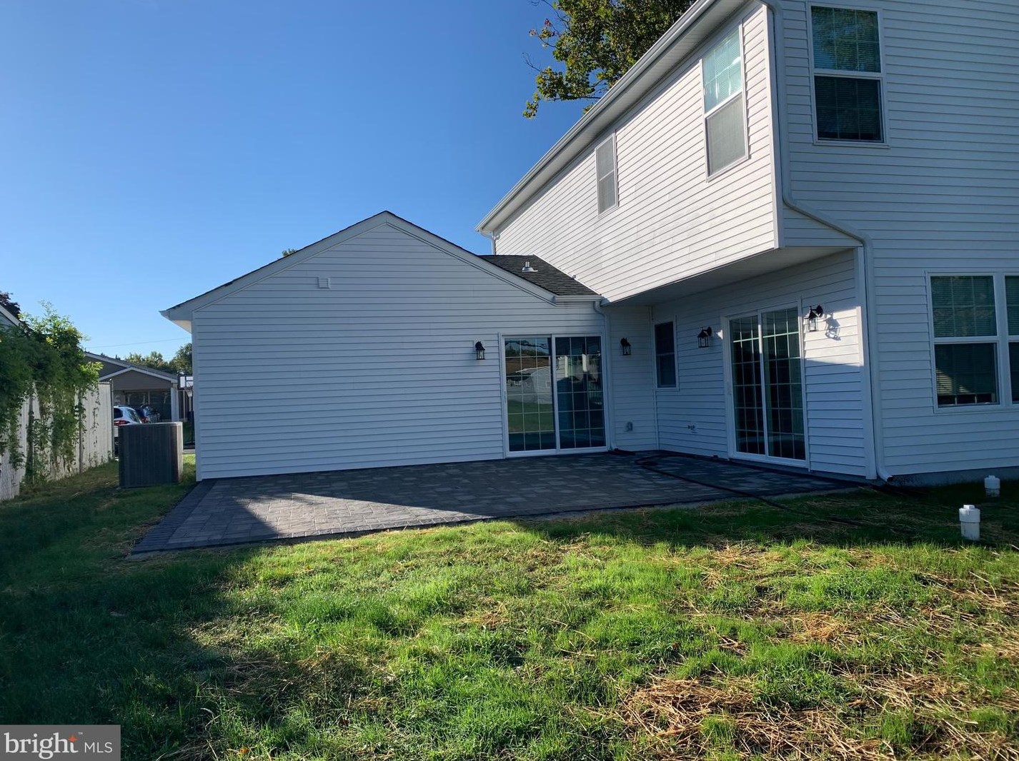 9 Edgewood Ln, Levittown PA  19054-3211 exterior