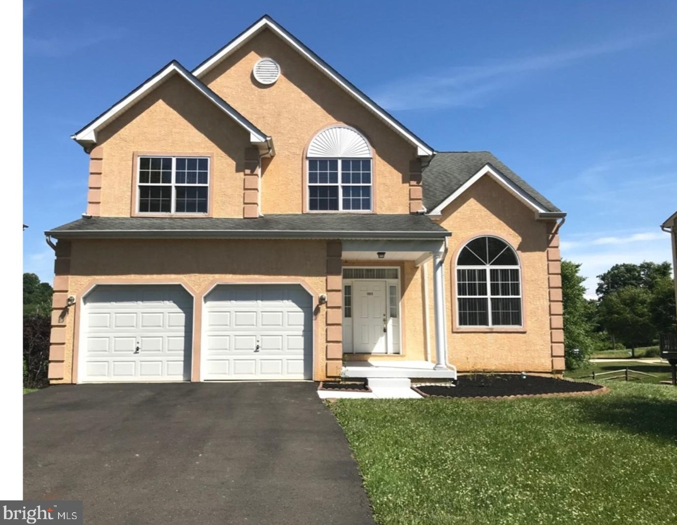 1933 Saxon Dr, Langhorne, PA 19053