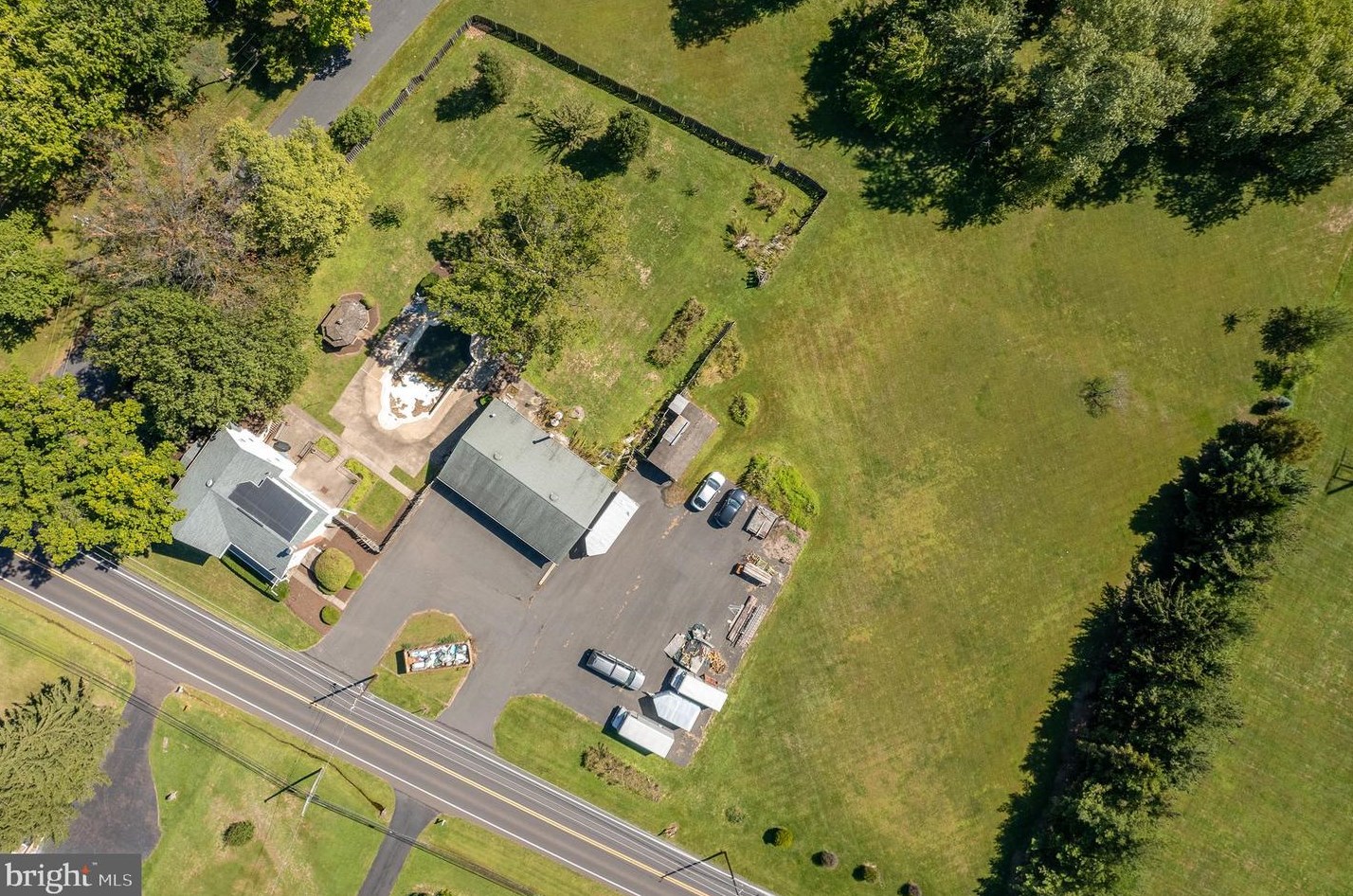 6 Augustine Rd, Sellersville, PA 18960-1304