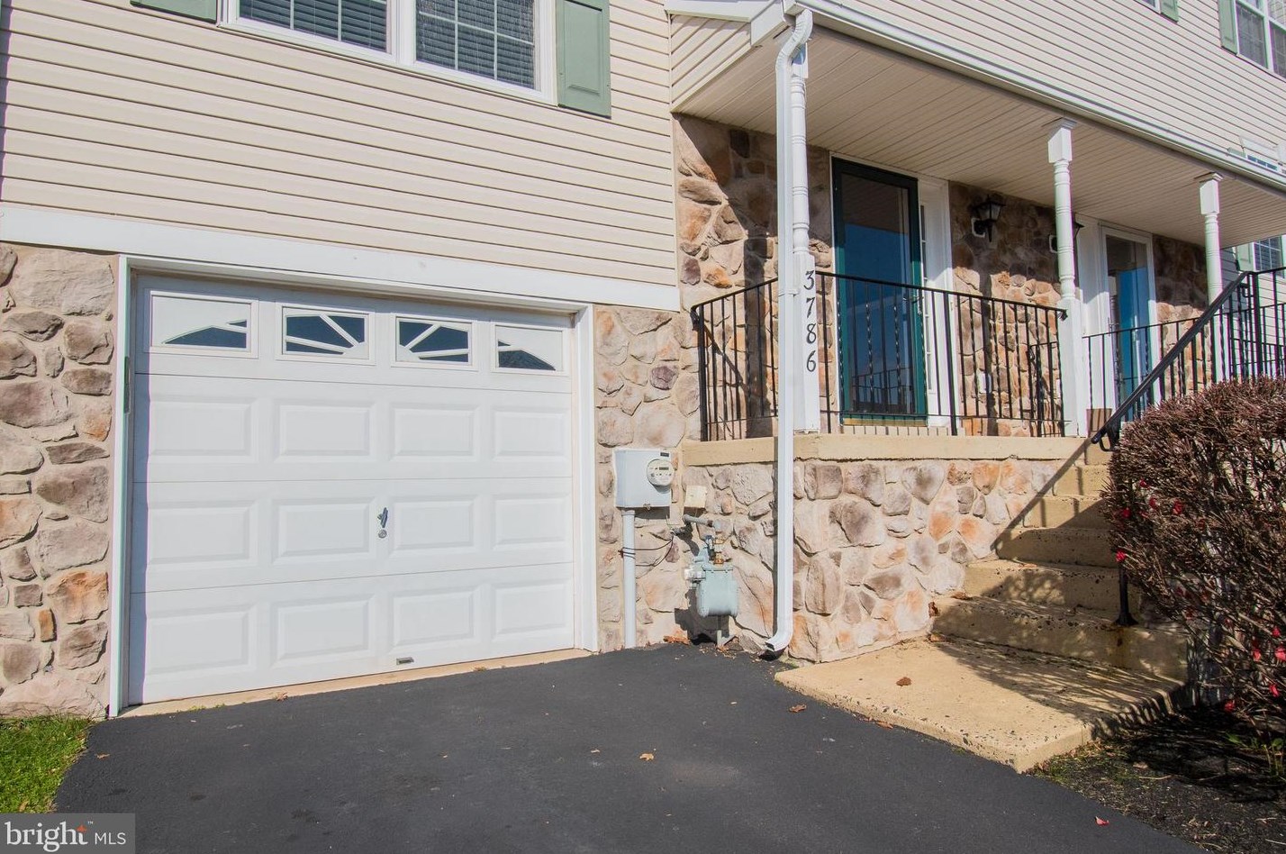 3786 Swetland Dr, Gardenville, PA