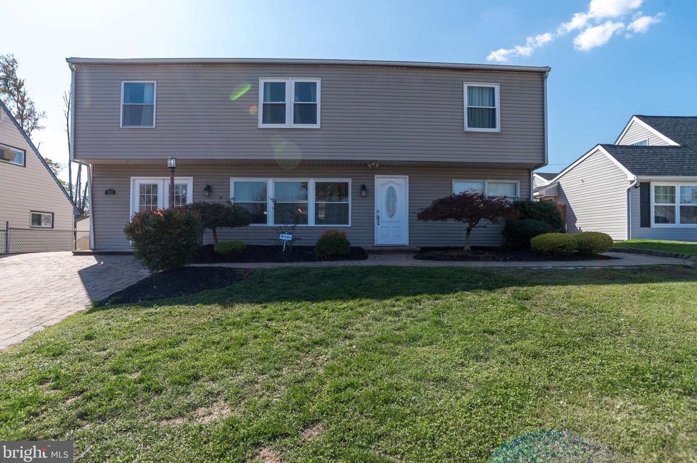 43 Pumpkin Hill Rd, Levittown, PA 19056-3528