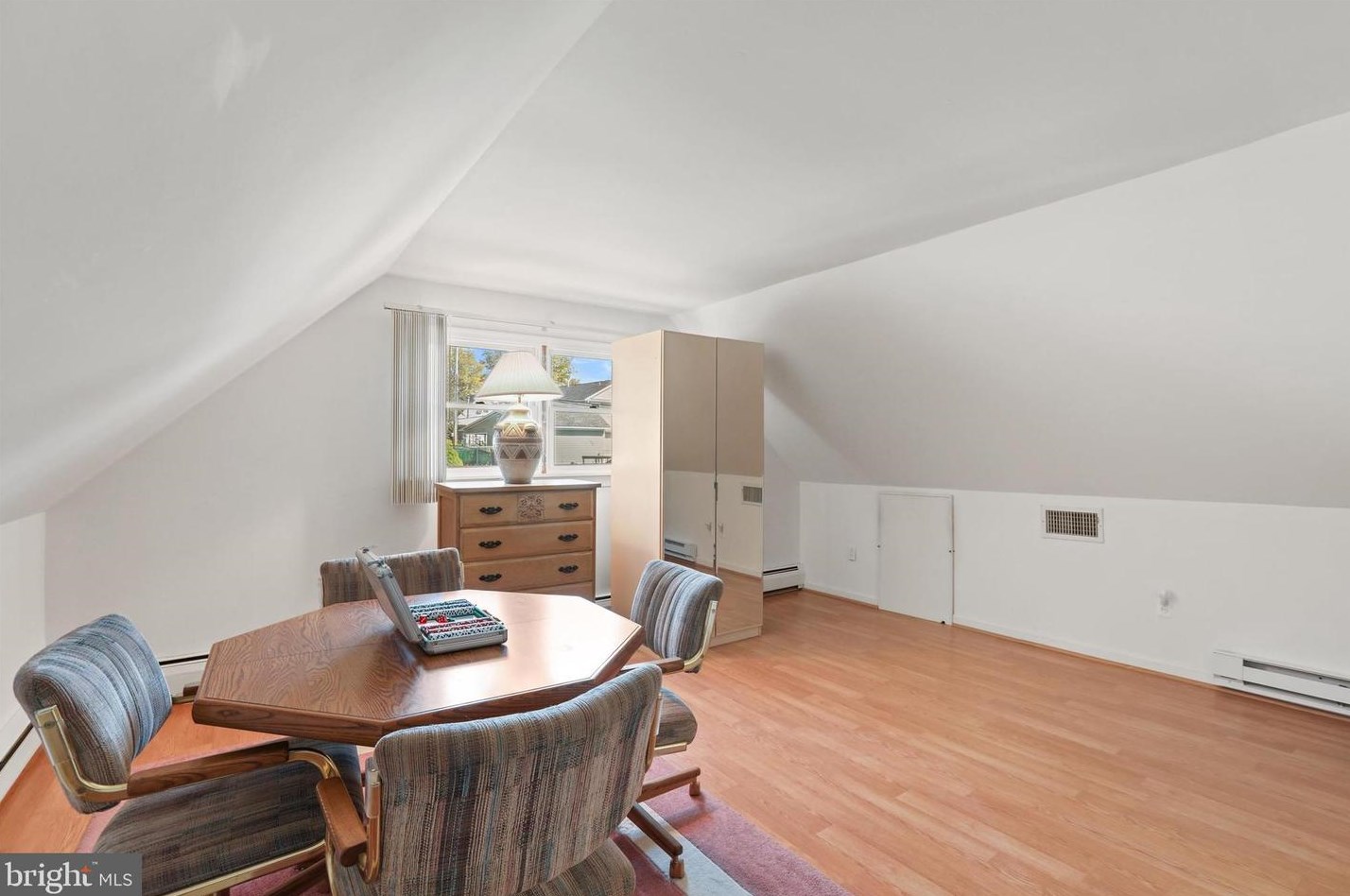 6 Quarter Turn, Levittown PA 19057-1935 exterior