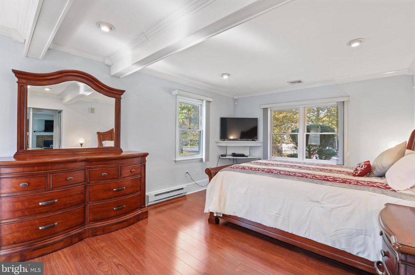 6 Quarter Turn, Levittown PA 19057-1935 exterior