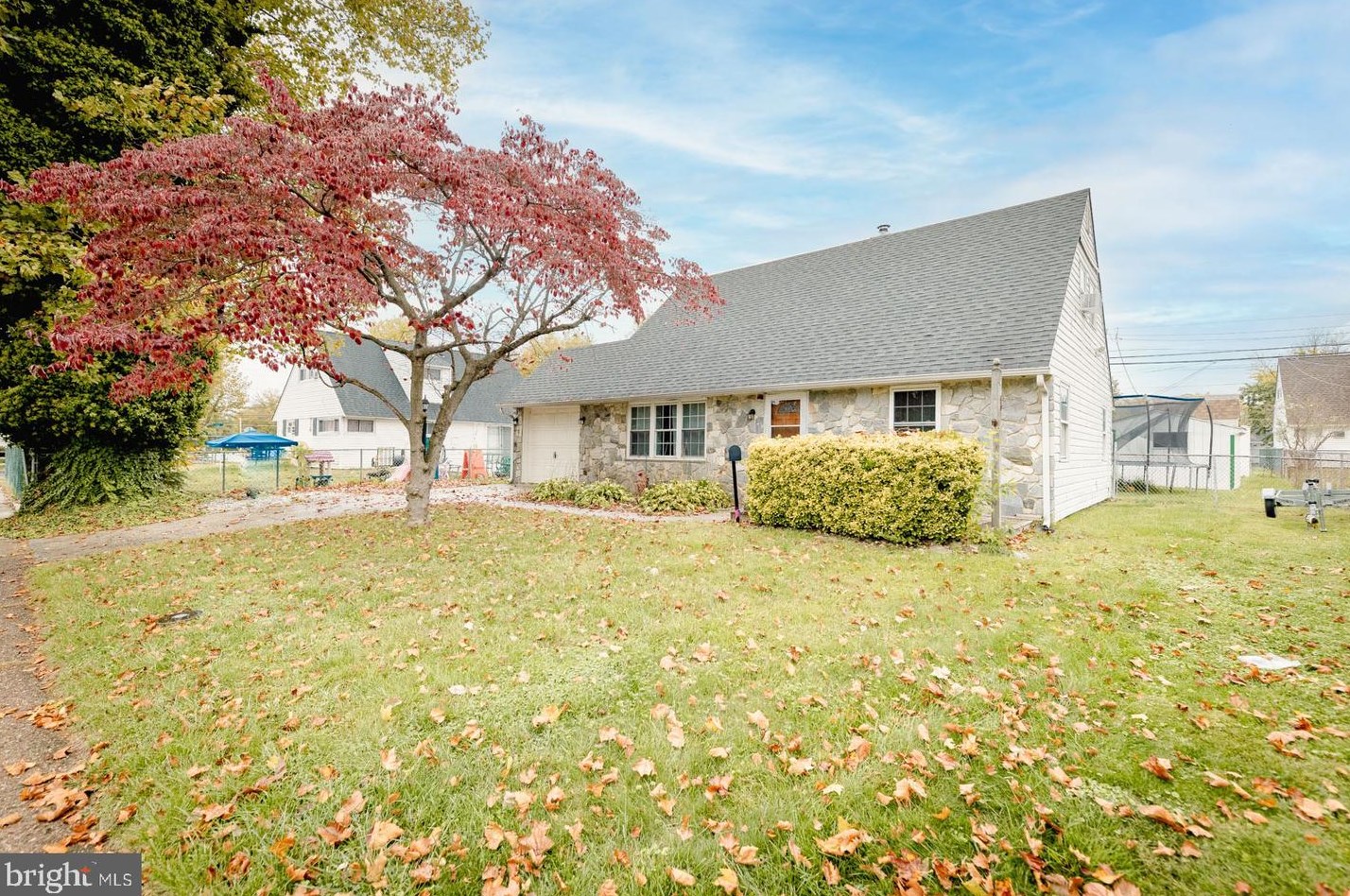 106 Kingwood Ln, Levittown, PA 19055-2425
