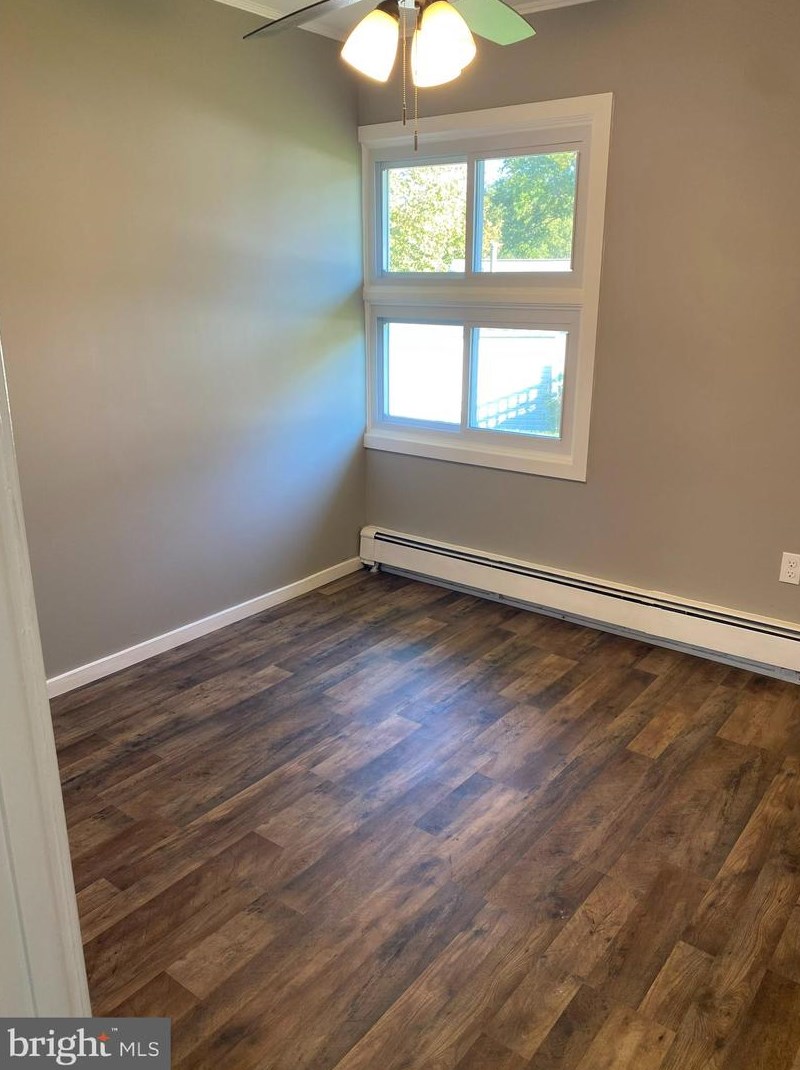 5 Tapered Oak Ln, Levittown PA  19054-2223 exterior