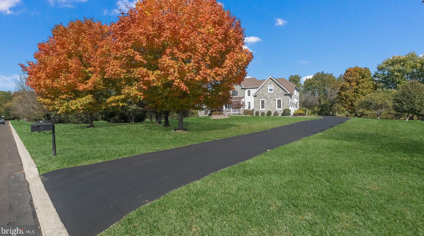 4 Theodore Way, Gardenville, PA