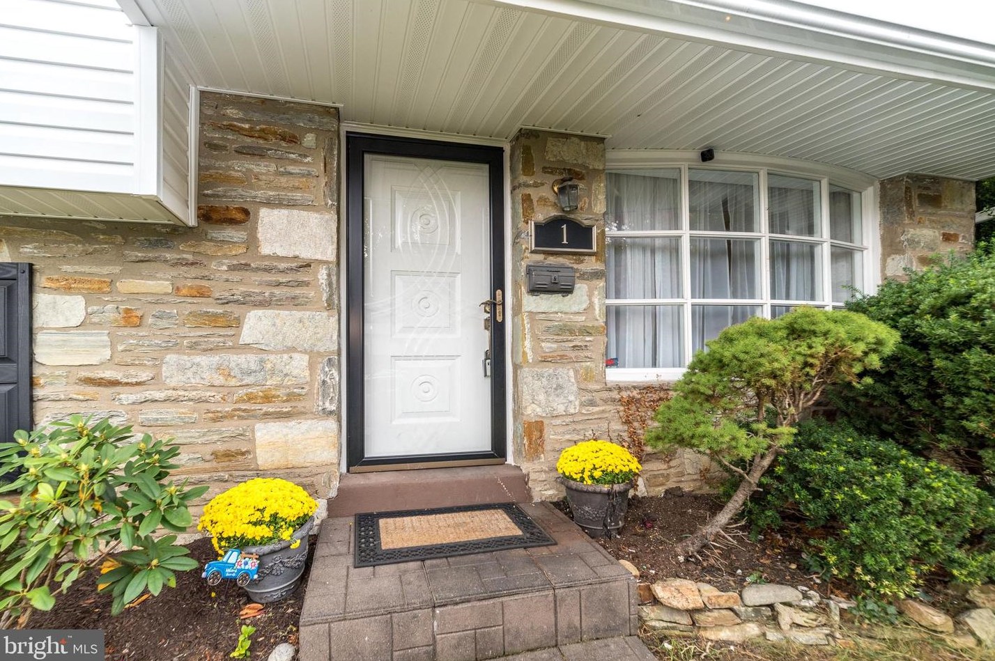 1 Somers Ave, Langhorne, PA 19053-3317