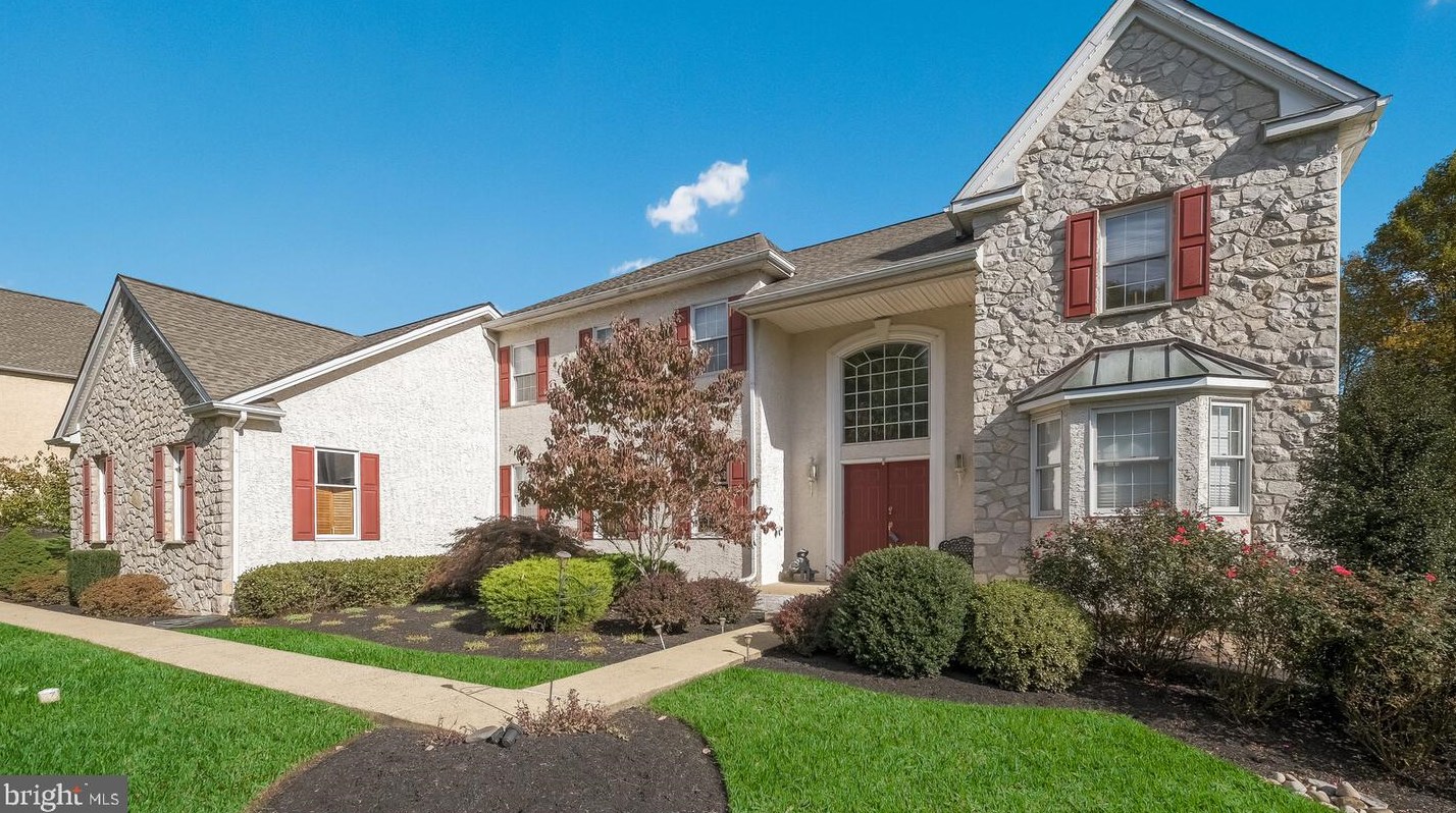 403 Hagan Ct, Gardenville, PA