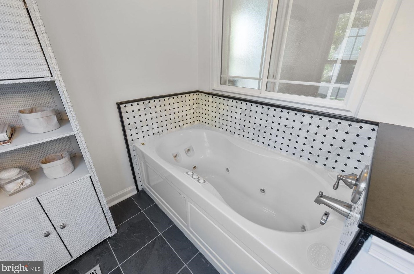 107 Frost Ln, Upper Makefield PA 18940-2010 exterior