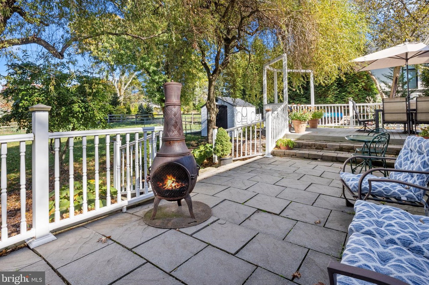 107 Frost Ln, Upper Makefield PA 18940-2010 exterior