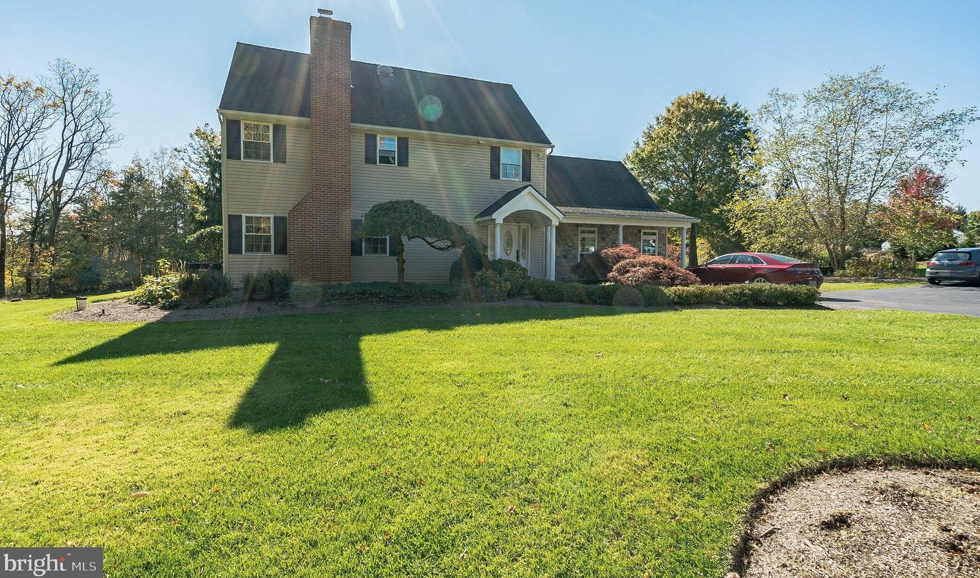 2201 Upper Stump Rd, Perkasie, PA 18944-3605
