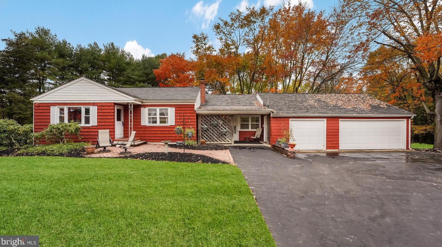 4448 Lower Mountain Rd, New Hope, PA 18938-9417