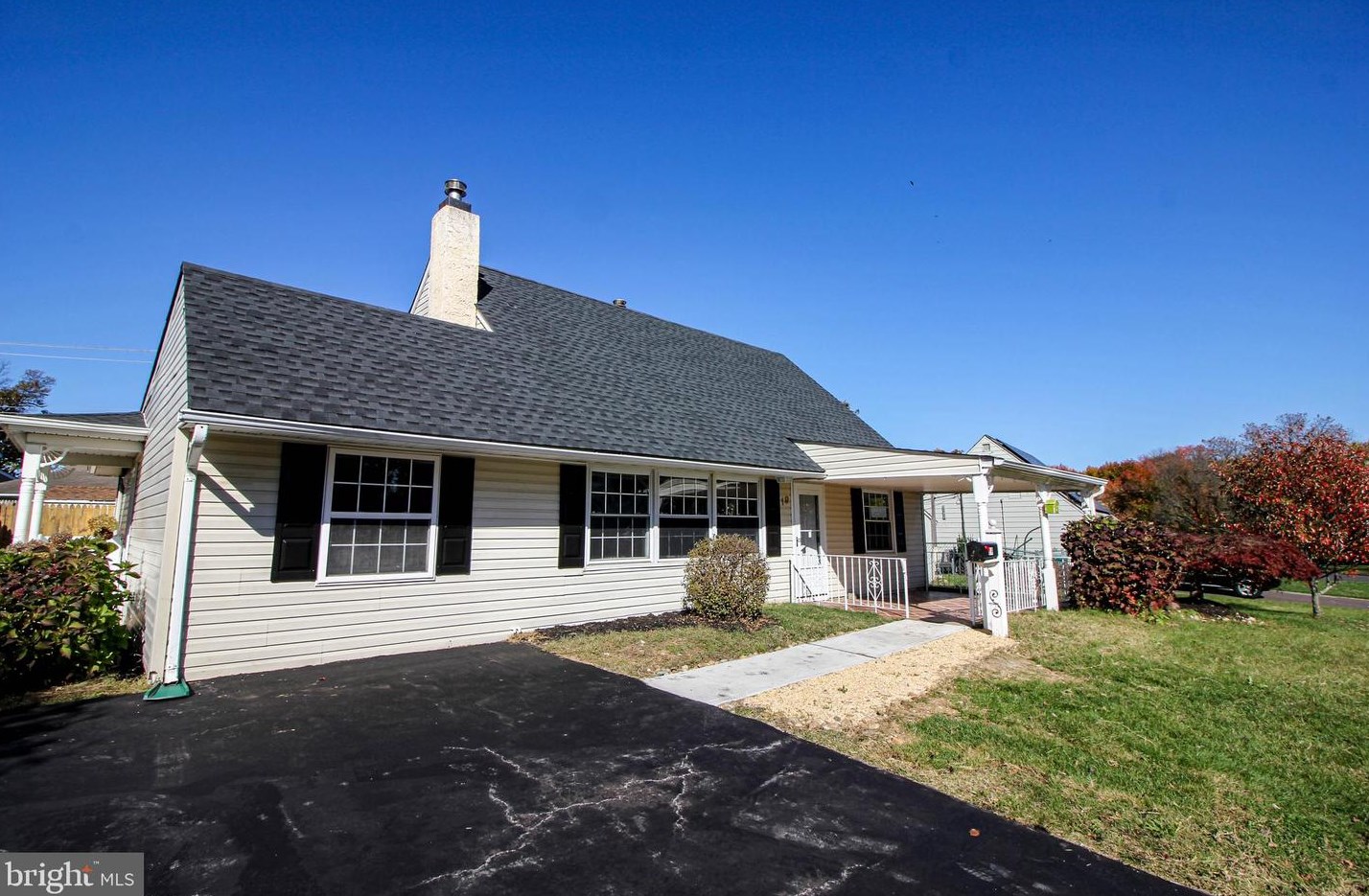 19 Plumbridge Dr, Levittown, PA 19056-3511