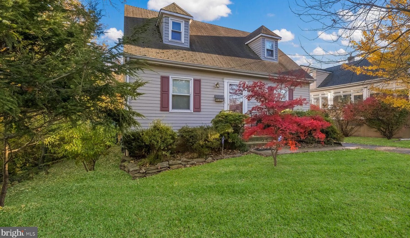207 E Maple Ave, Yardley, PA 19067