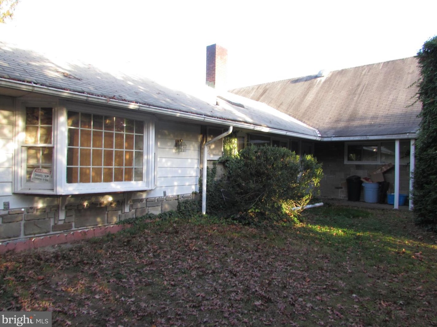 94 Fieldstone Rd, Levittown, PA 19056