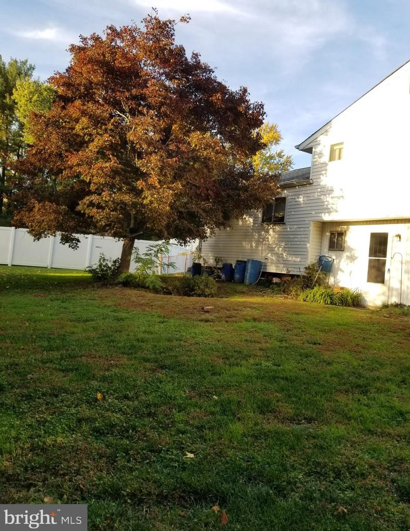 510 Wayne Dr, Southampton, PA 18966