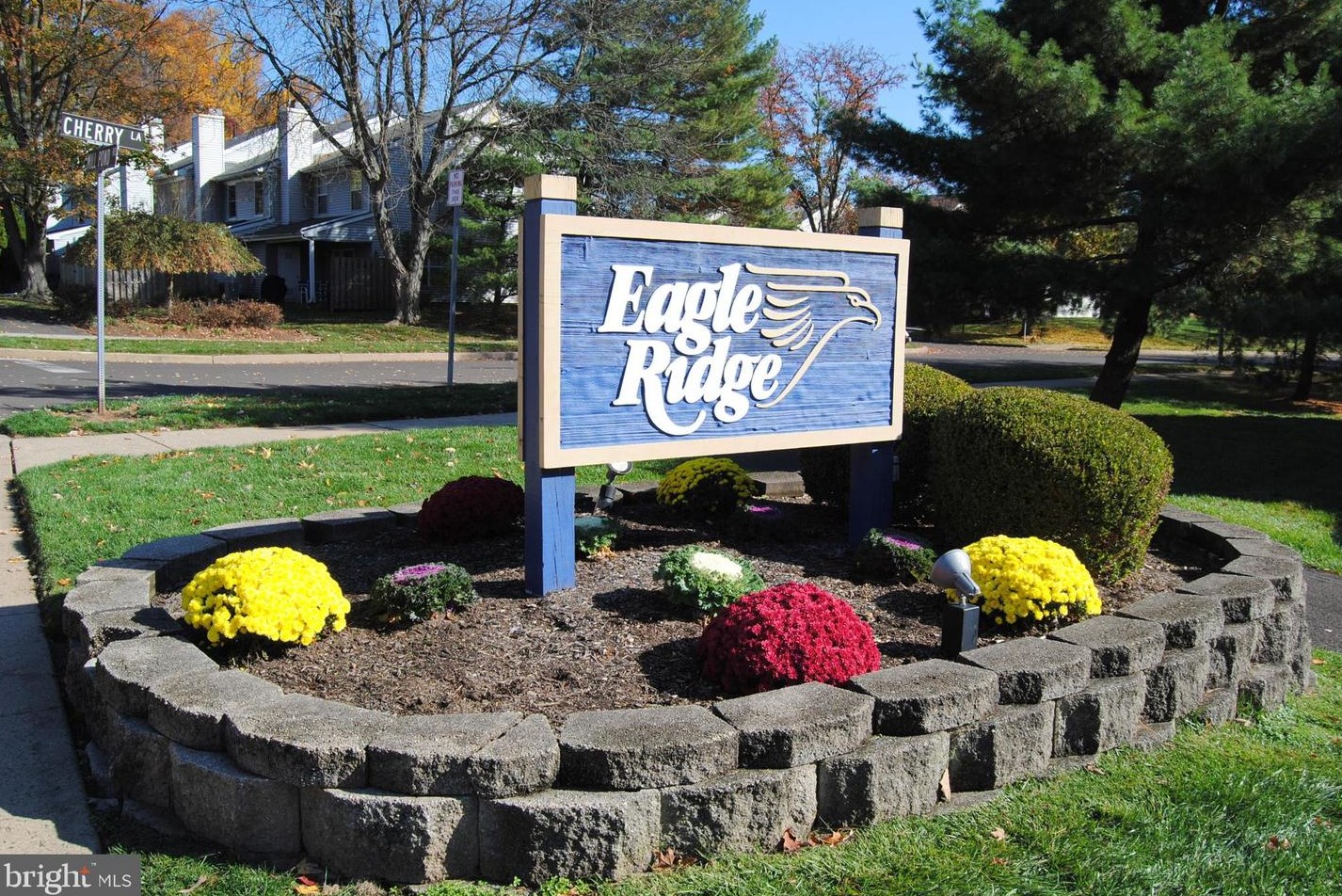 62 Ardsley Ct, Upper Makefield PA  18940-2309 exterior