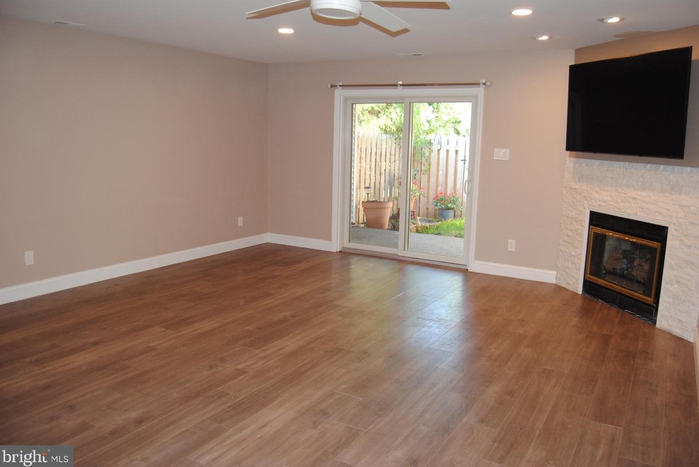 62 Ardsley Ct, Upper Makefield PA  18940-2309 exterior