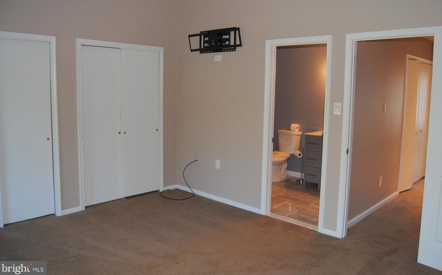 62 Ardsley Ct, Upper Makefield PA  18940-2309 exterior