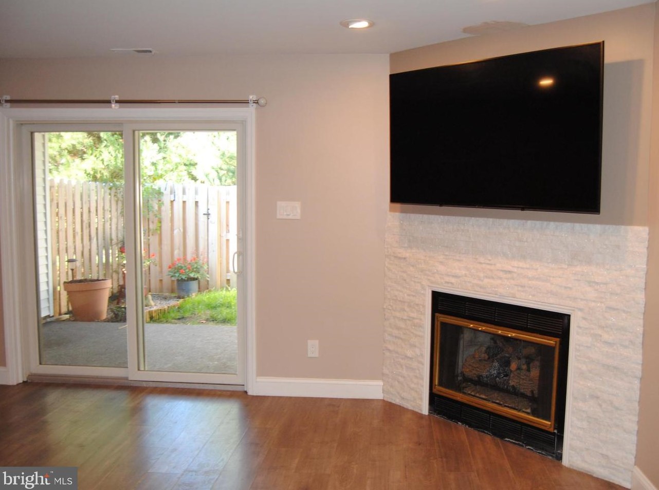 62 Ardsley Ct, Upper Makefield PA  18940-2309 exterior