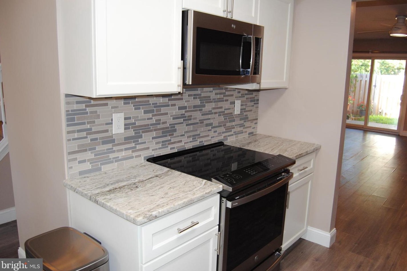 62 Ardsley Ct, Upper Makefield PA  18940-2309 exterior