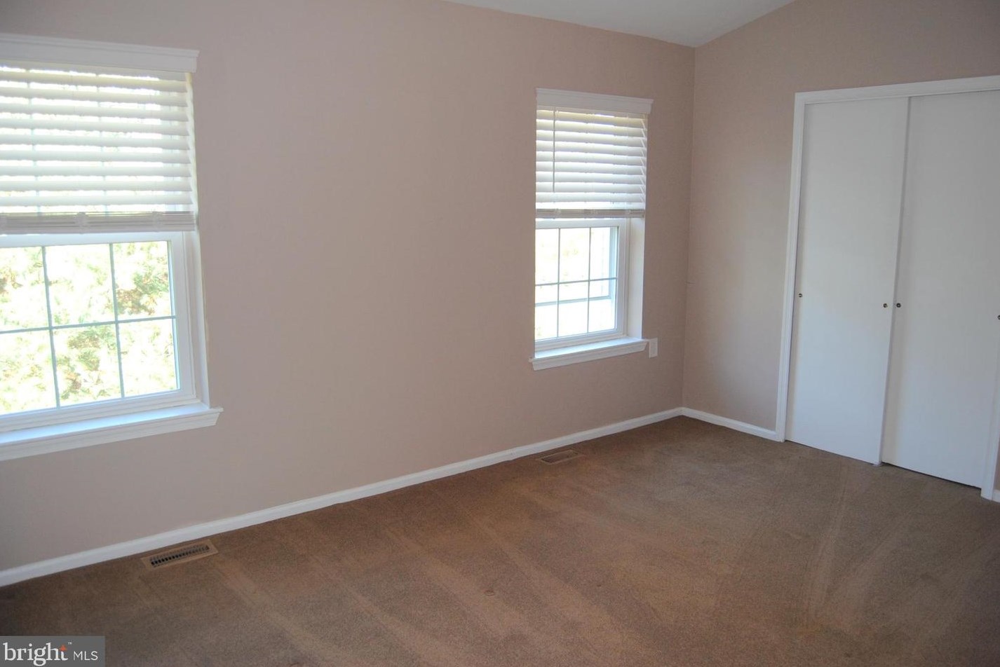 62 Ardsley Ct, Upper Makefield PA  18940-2309 exterior