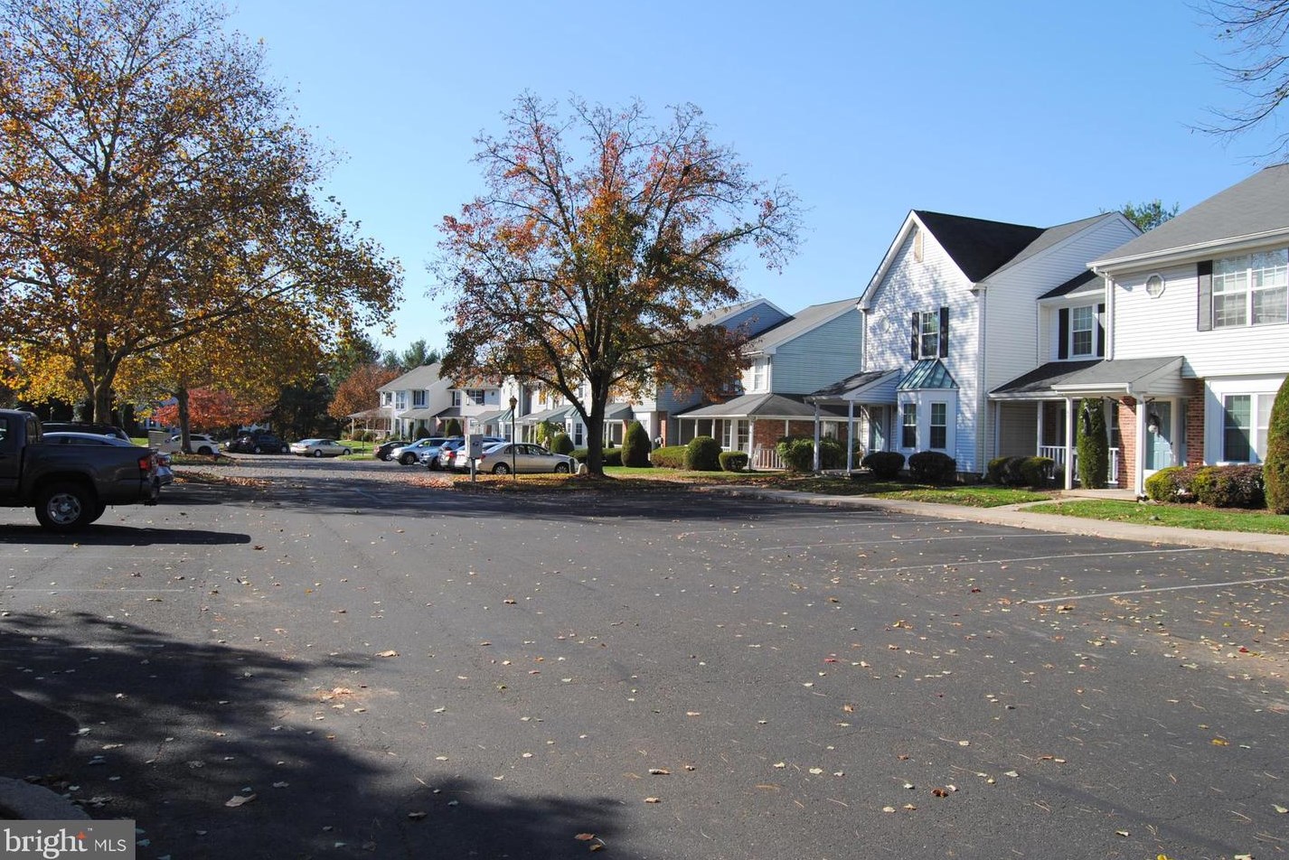 62 Ardsley Ct, Upper Makefield PA  18940-2309 exterior