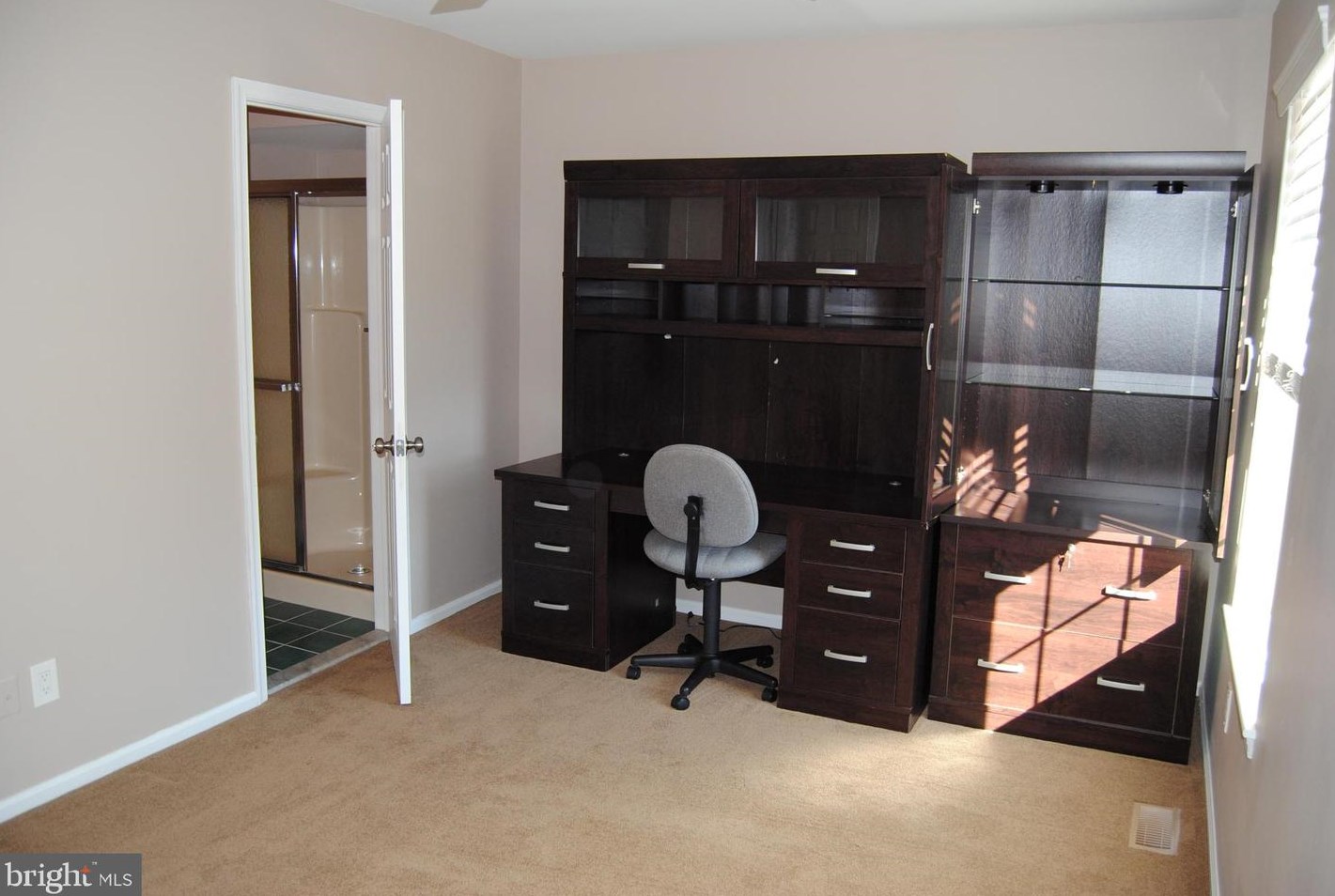 62 Ardsley Ct, Upper Makefield PA  18940-2309 exterior