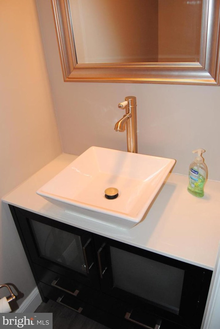 62 Ardsley Ct, Upper Makefield PA  18940-2309 exterior