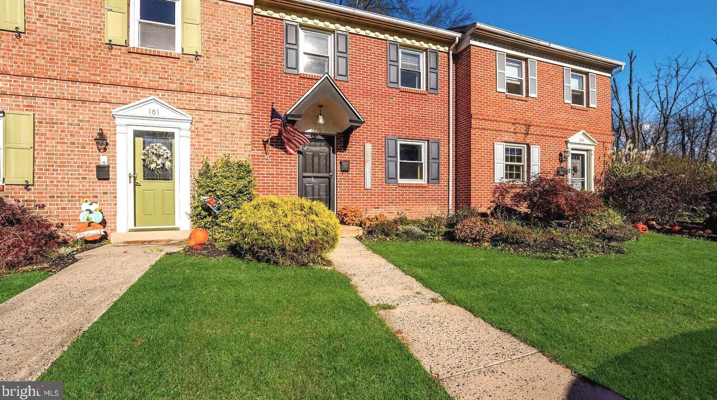 163 Hughes Ave, Sellersville, PA 18960-2702
