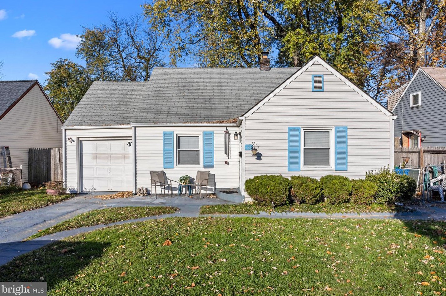 11 Green Ln, Edgely, PA 19007-3411