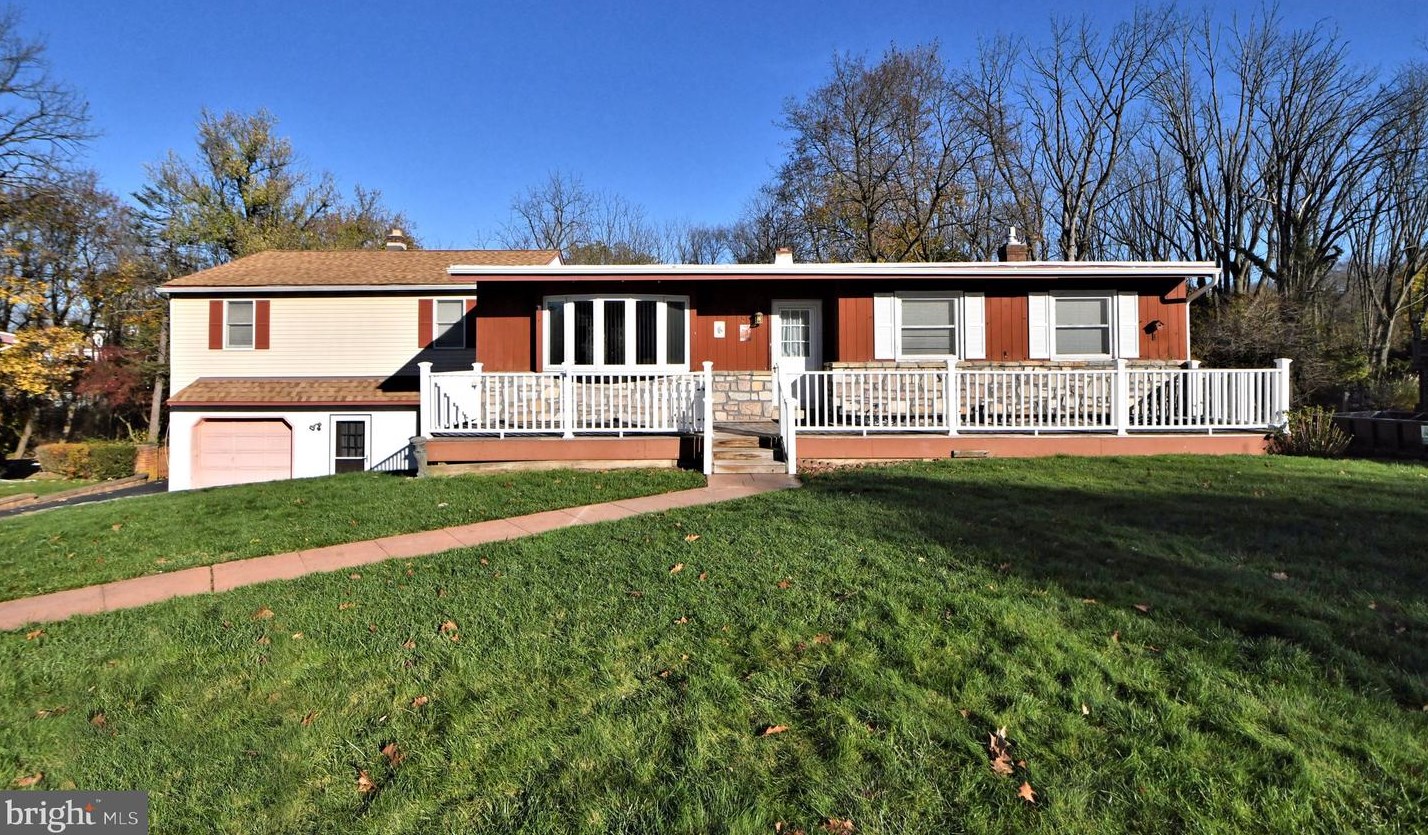 225 Cornwall Dr, Chalfont, PA 18914