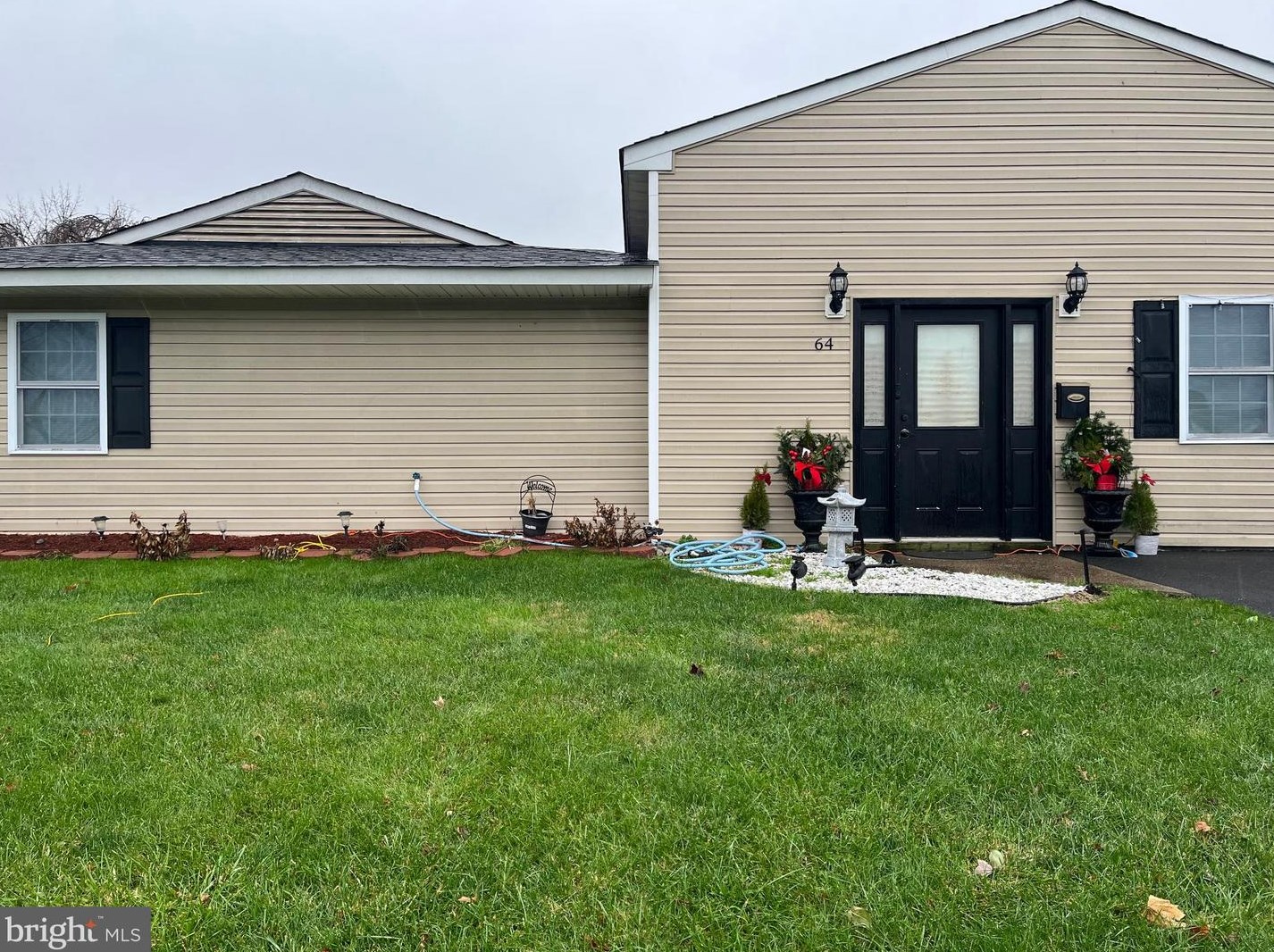 64 Indian Park Rd, Levittown, PA 19057-2214