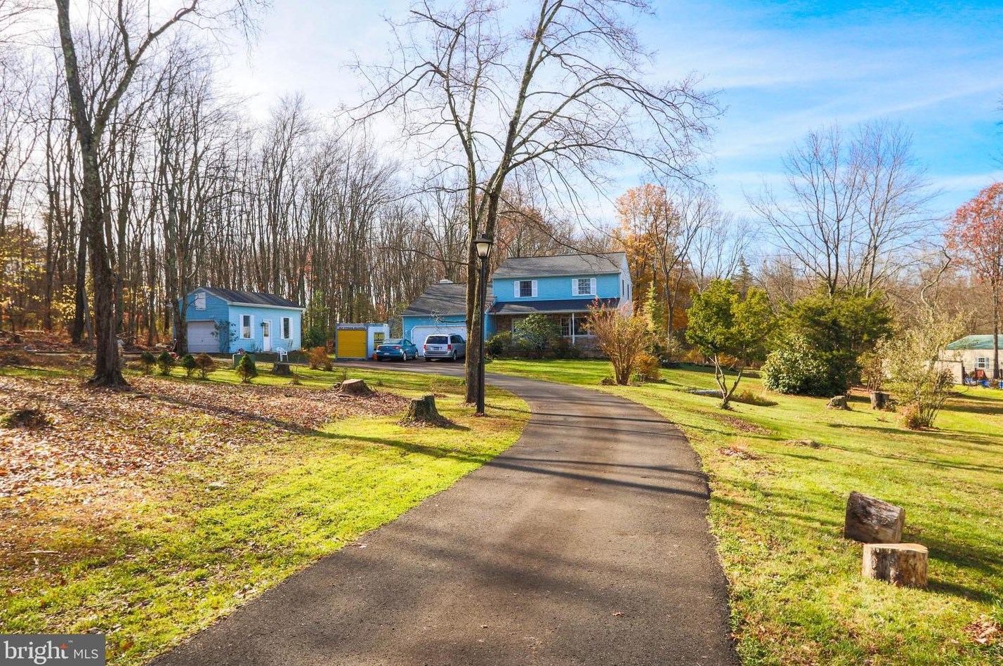 1406 Schoolhouse Rd, Perkasie, PA 18944