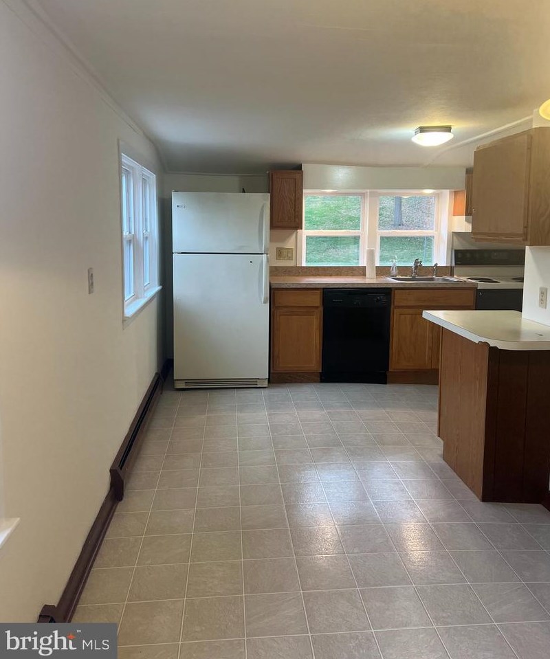 804 N 7th St #apt B, Perkasie, PA 18944