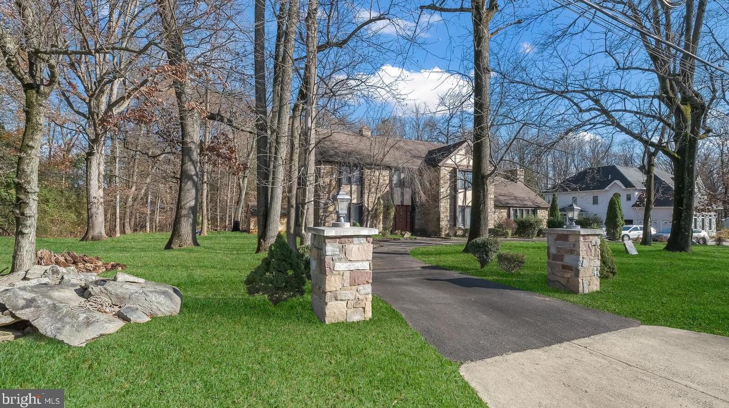 701 Pine St, Langhorne, PA 19047-2922