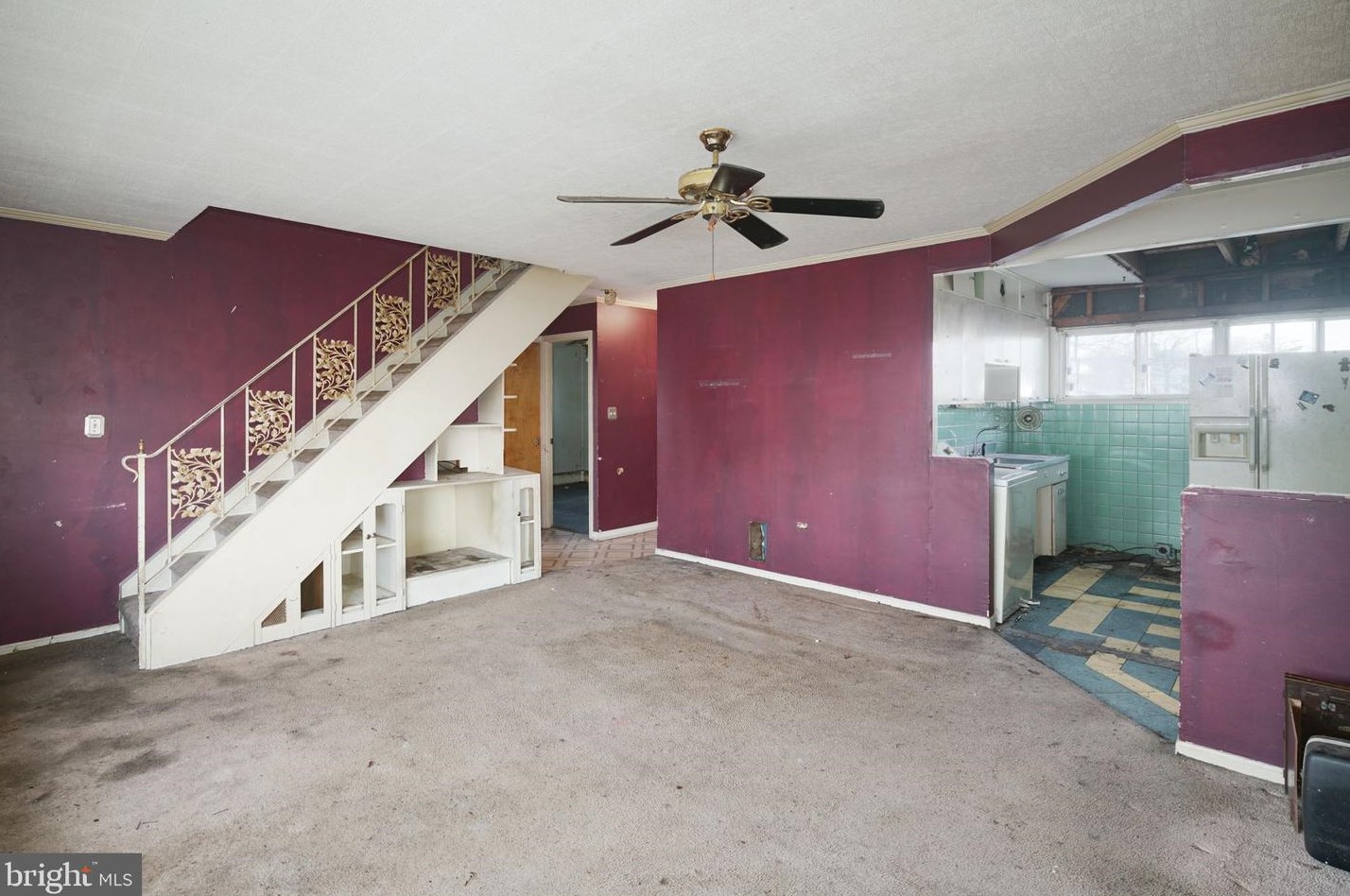 74 Coral Ln, Levittown, PA 19055-1610