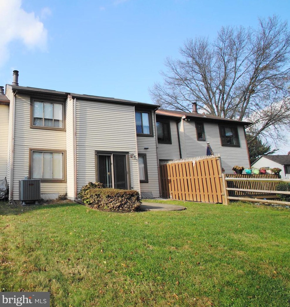 713 Grantham Ct, Southampton, PA 18966-4551