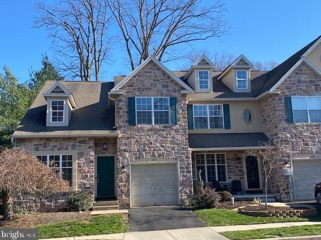 101 Iron Horse Dr #1, Yardley, PA 19067