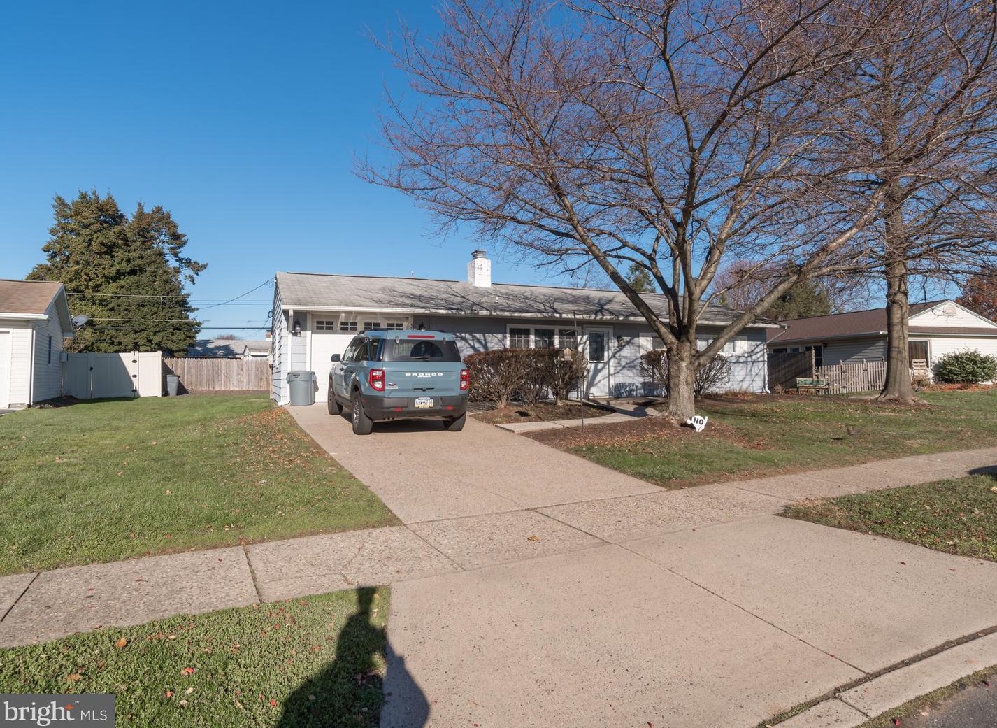 33 Palm Ln, Levittown PA  19054-3601 exterior