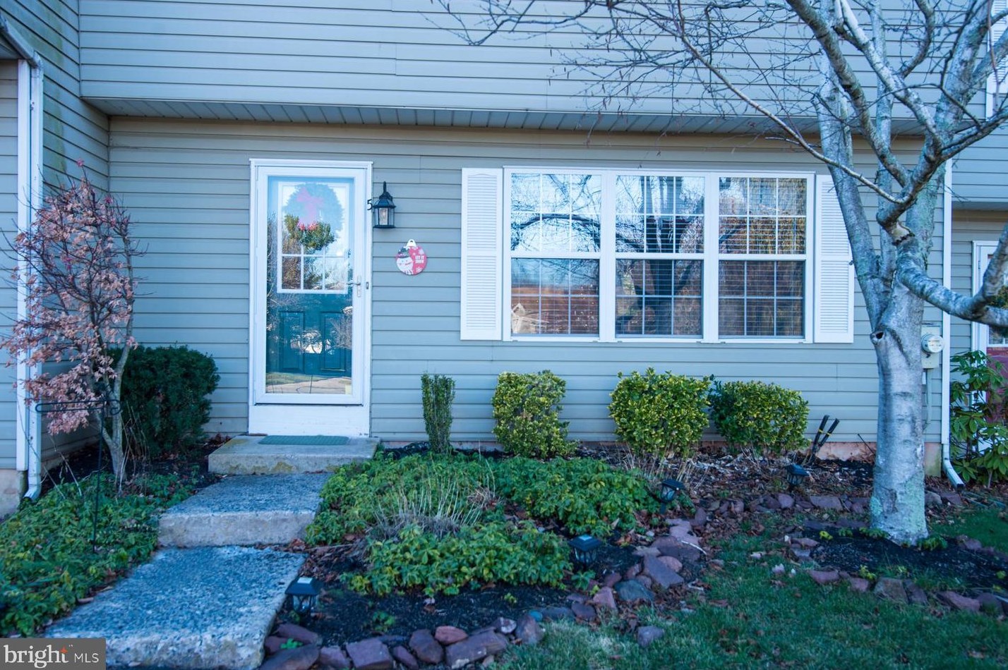 5 Jennifer Dr, Chalfont, PA 18914-4019