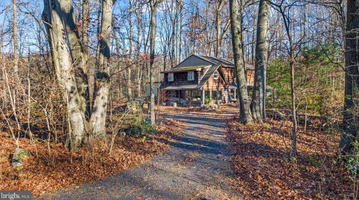 3551 Winding Rd, Kintnersville, PA 18930-9543