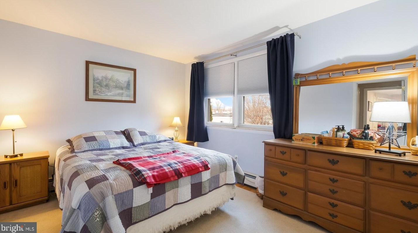 220 Shewell Ave, Gardenville PA  18901-3706 exterior