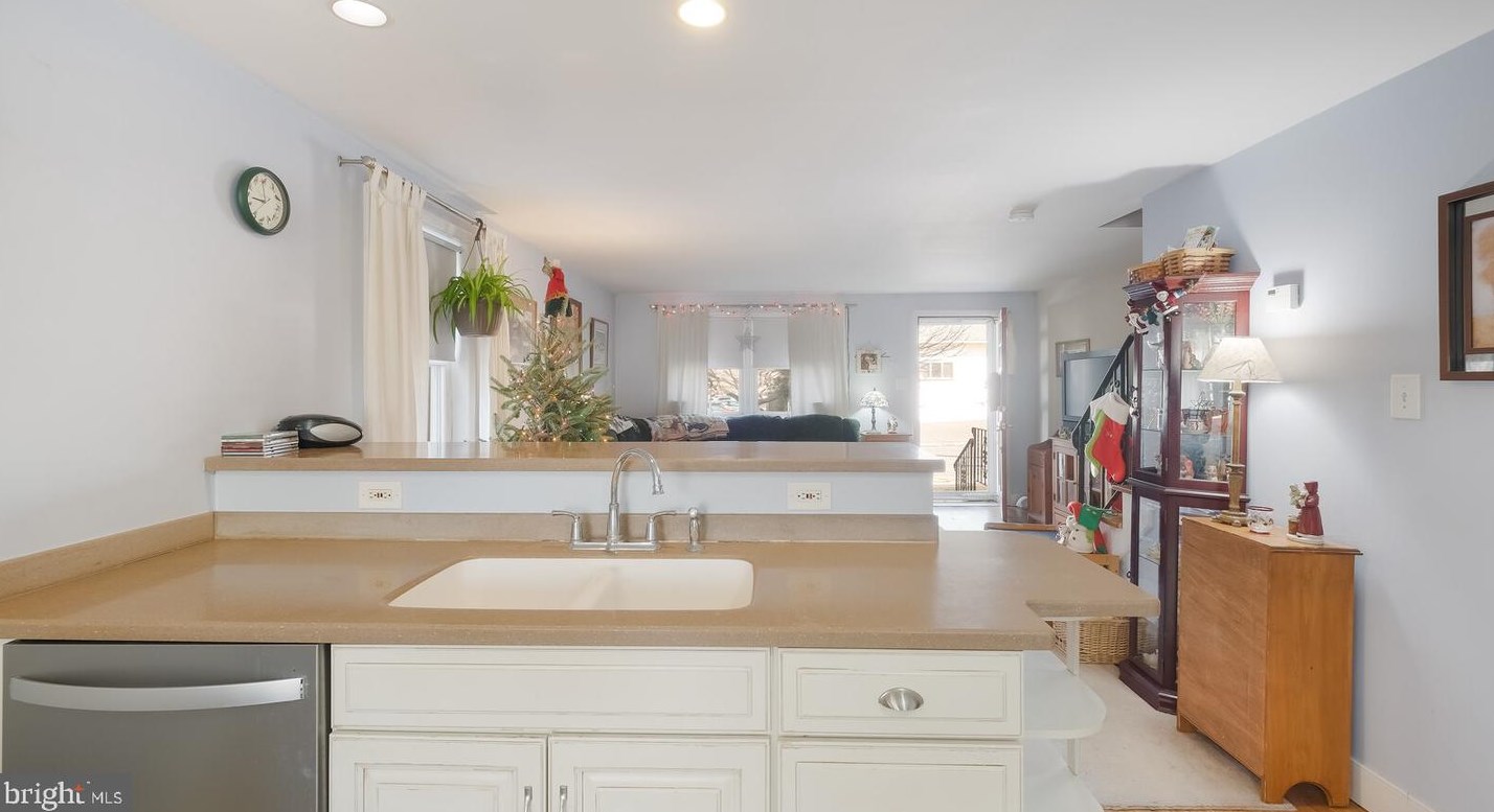 220 Shewell Ave, Gardenville PA  18901-3706 exterior