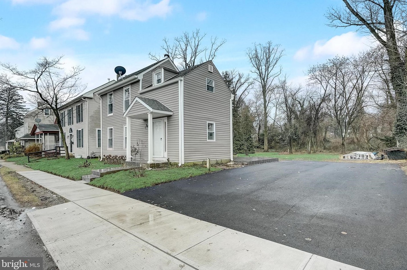 425 N Delmorr Ave, Yardley, PA 19067