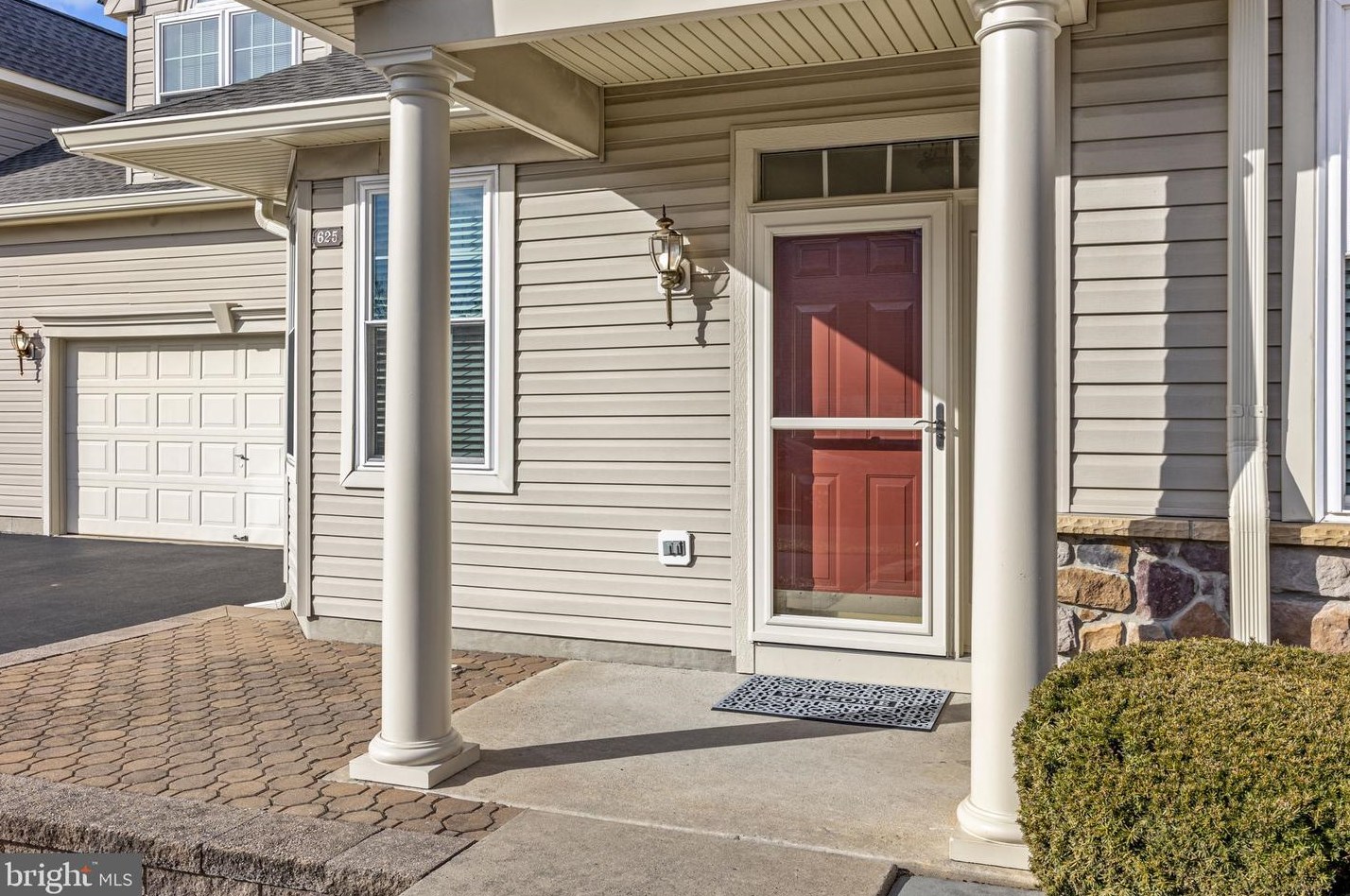 625 Bellflower Rd, Langhorne, PA 19047-1794