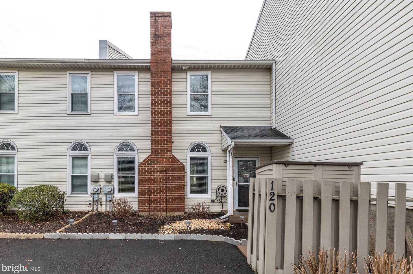 120 Pipers Pl, Chalfont, PA 18914