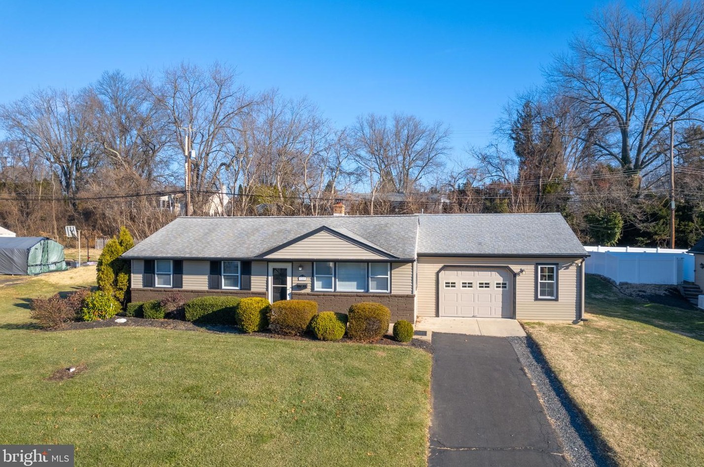 24 Heights Ln, Langhorne, PA 19053-7607